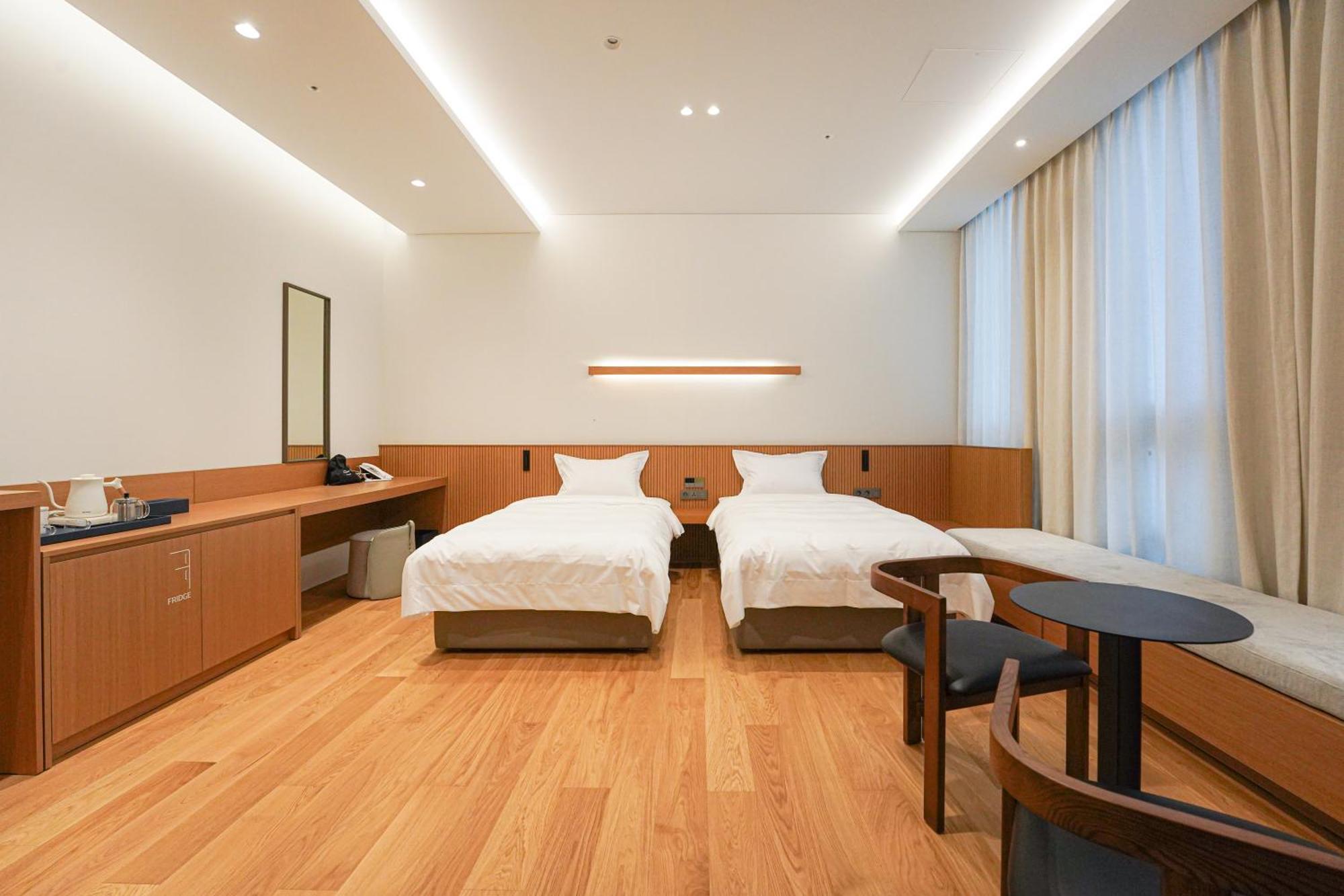 Hotel Ground27 Puszan Kültér fotó